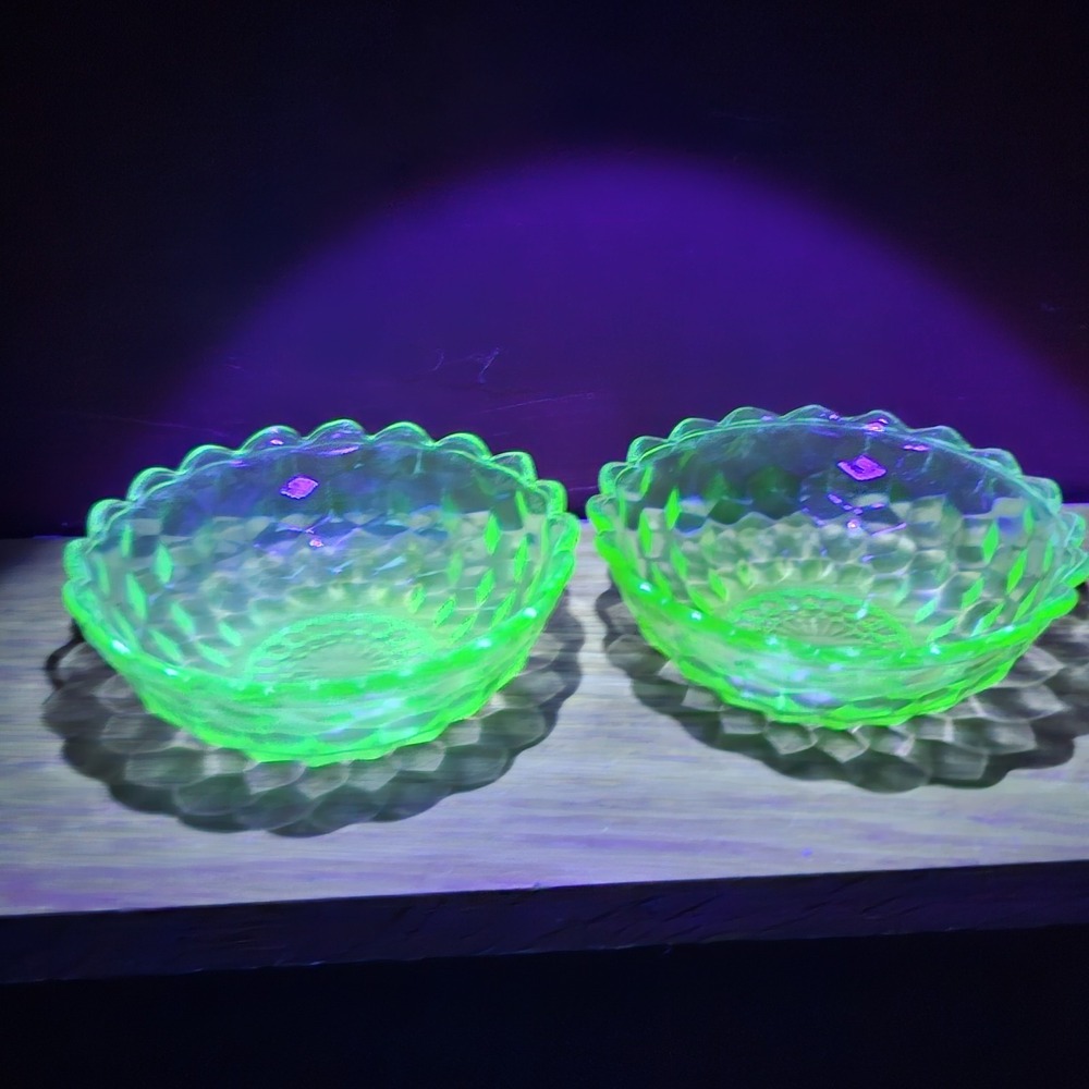 Vintage Jeanette PAIR 2 Uranium Vaseline  Cubist Cube Pointed Small Bowls 4.5"